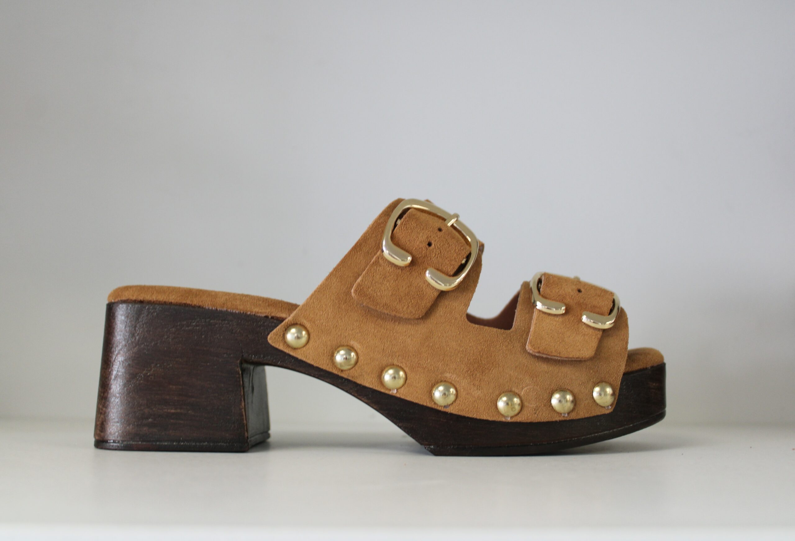 CARQUEFOU COCO ABRICOT<br/> <span style="font-family: 'Cormorant';font-size: 15px;">G209</span>